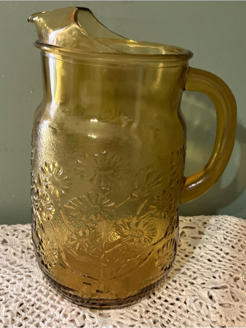 Mid Century Anchor Hocking Daisy Pattern Amber Pitcher With Ice Lip ￼
